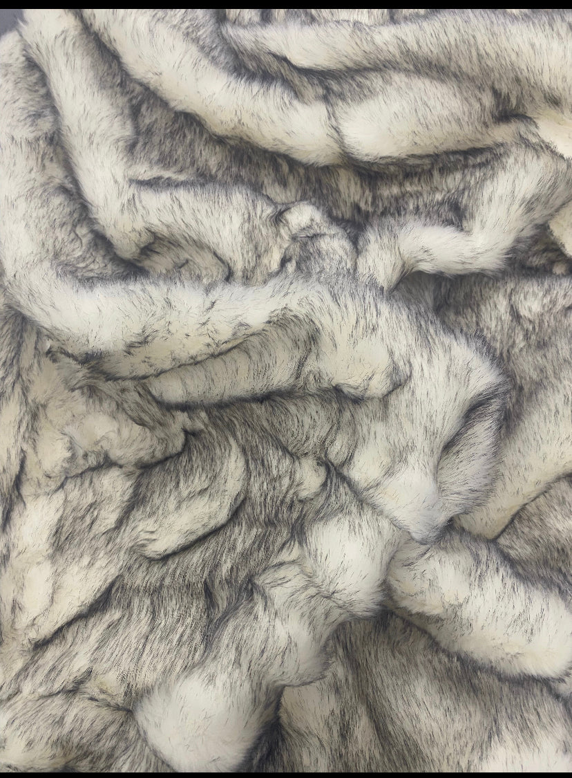 Husky Silver/ White Faux Fur Blanket