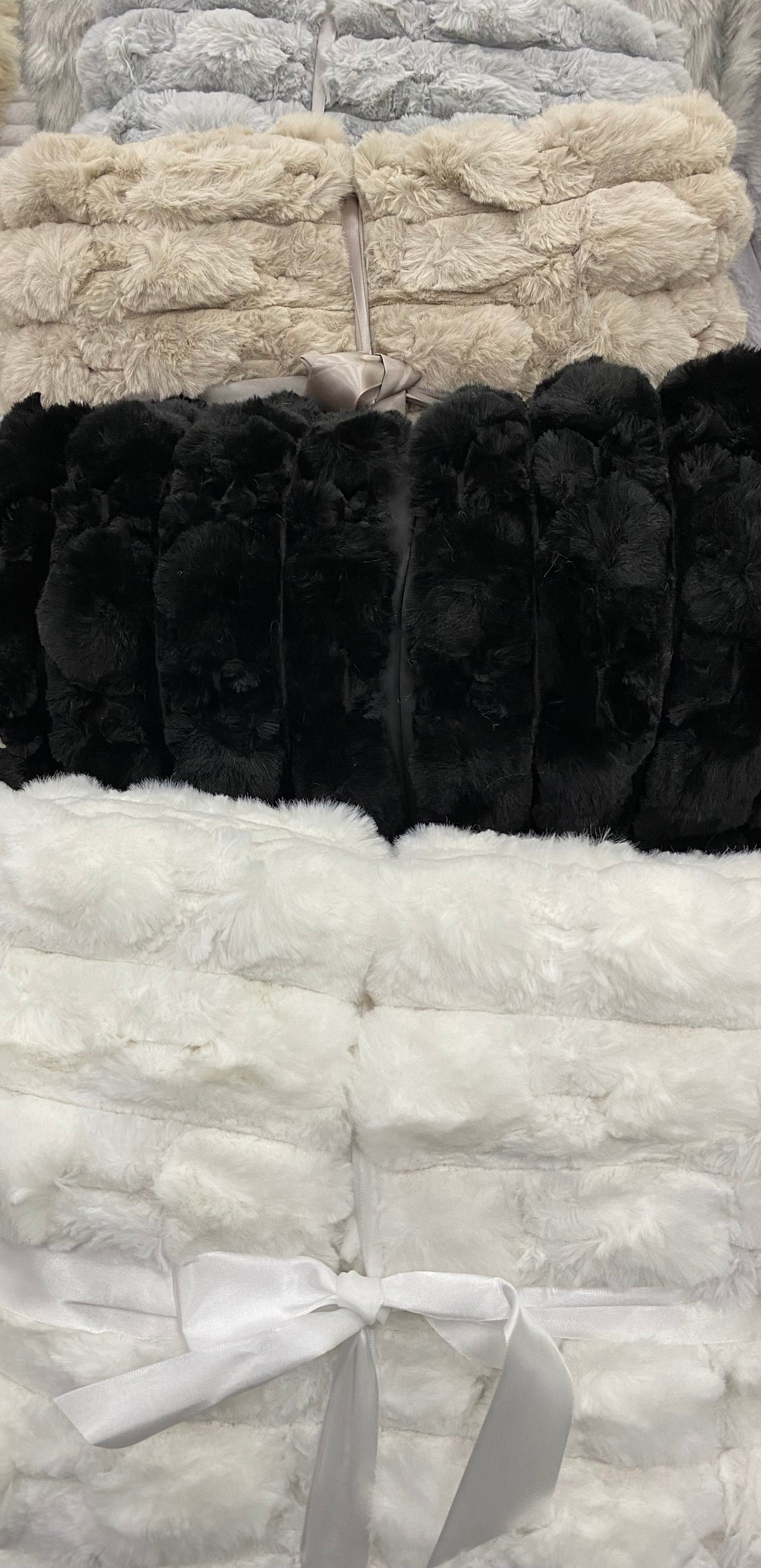 Faux Fur Ribbed Blanket