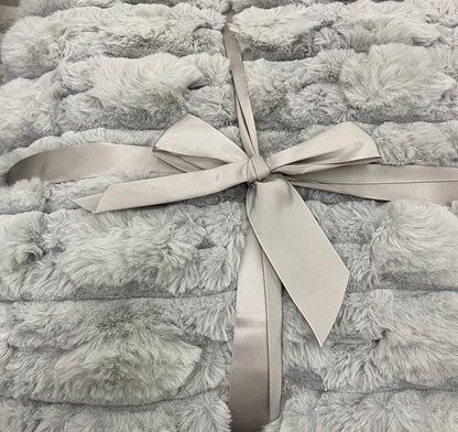 Faux Fur Ribbed Blanket