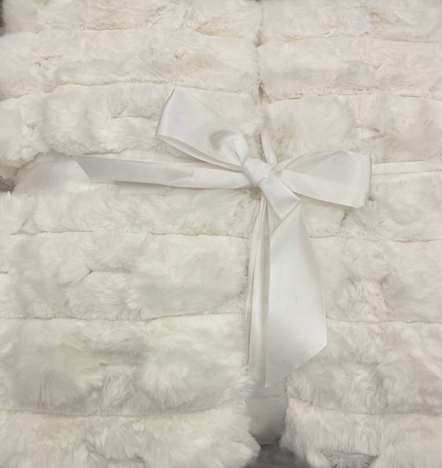 Faux Fur Ribbed Blanket