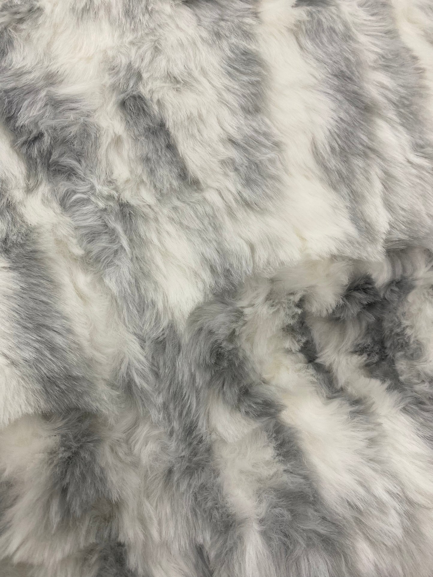 Dynasty Silver/ White Faux Fur Blanket
